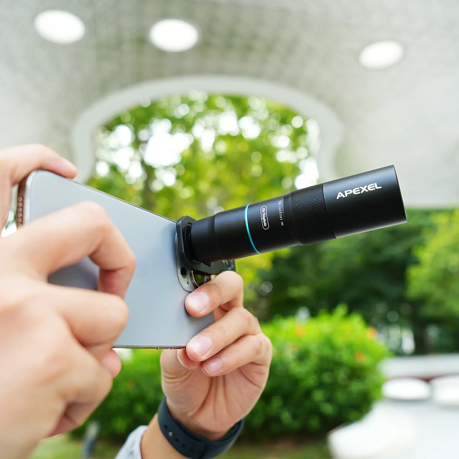 TeleMacro Pro 10X 2-in-1 Telephoto & Macro Lens - Image 3